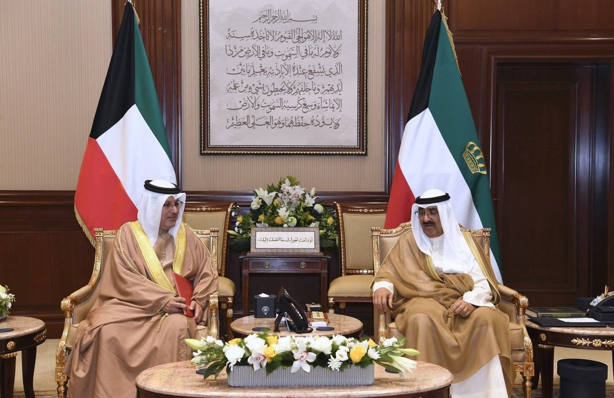 ملك البحرين يدعو أمير الكويت لحضور القمة العربية مايو المقبل